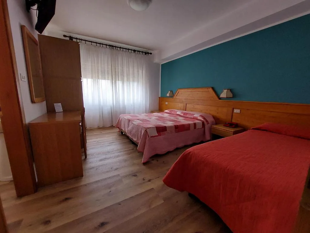 Triple Room with Private Bathroom — Hotel Paganella