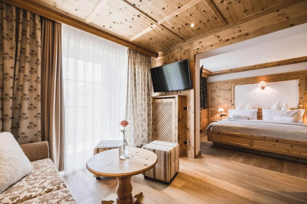 Camera Tripla con Balcone — Alpin Garden Luxury Maison & SPA – Adults Retreat