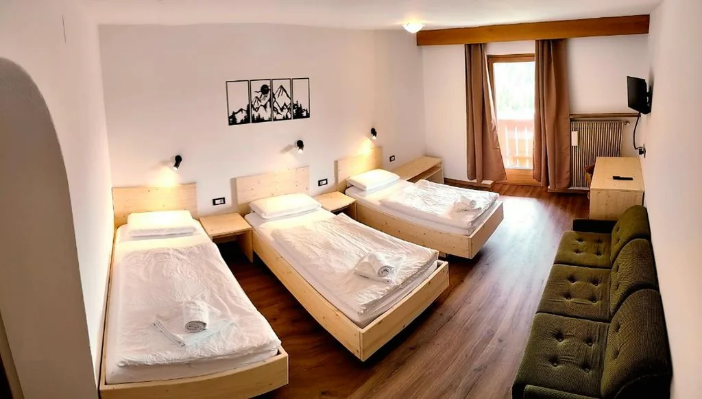Camera Tripla con Balcone — Alpin Hotel & Restaurant Frara