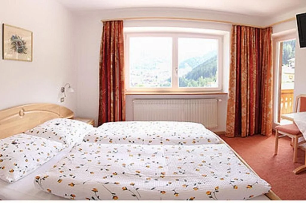 Camera Tripla con Balcone — Garni Martlhof