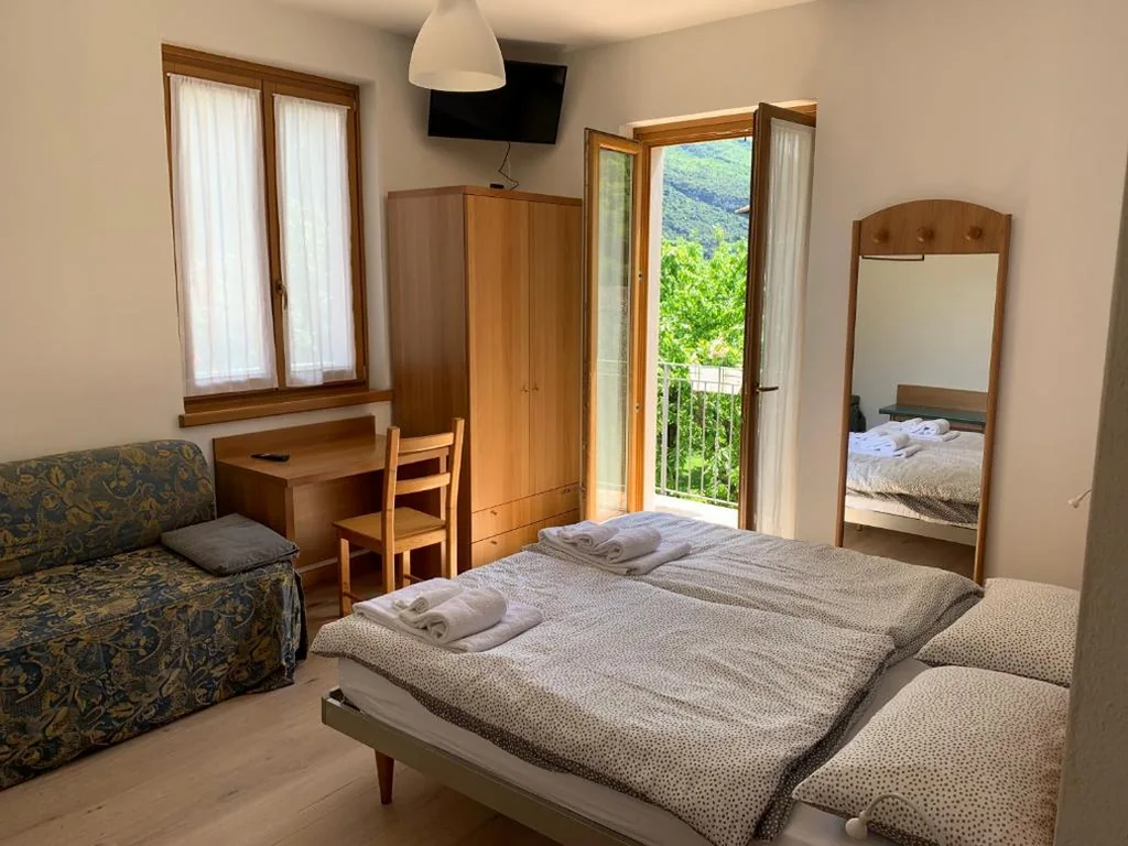 Camera Tripla con Balcone — Hotel Garnì Delle Rose