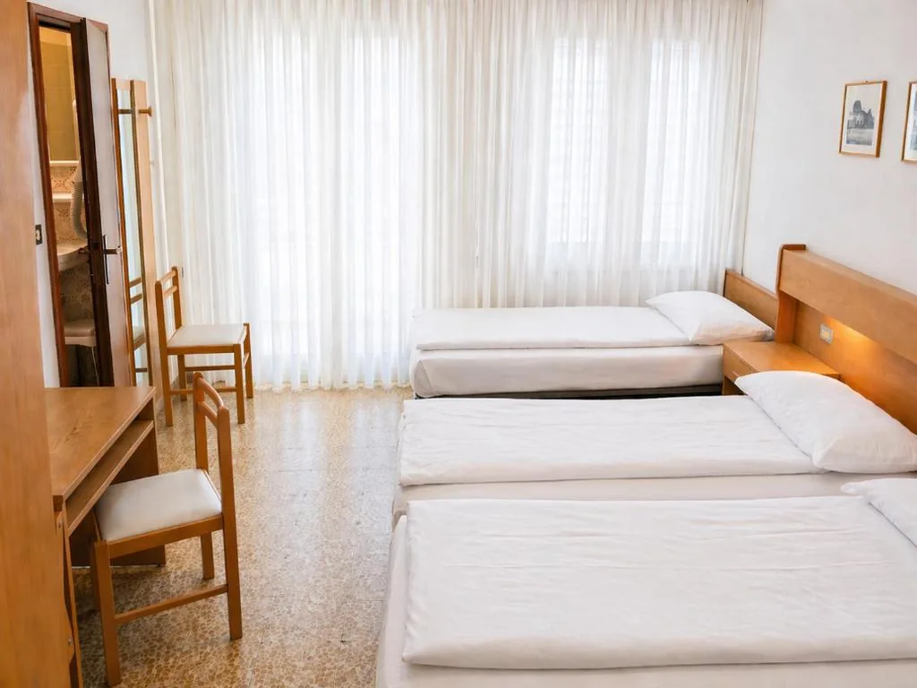 Camera Tripla con Balcone — Hotel Villa Clara