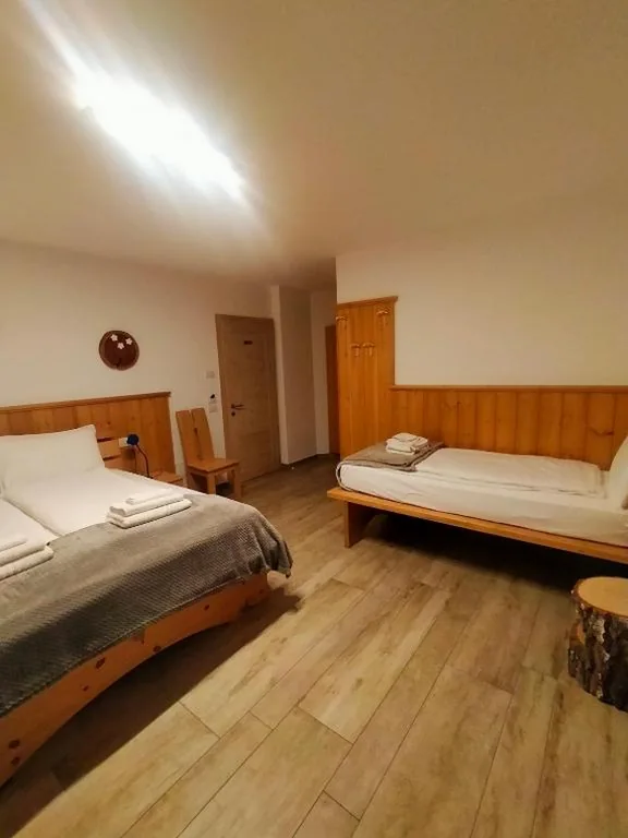 Triple Room with Mountain View — Agritur Maso Flonkeri