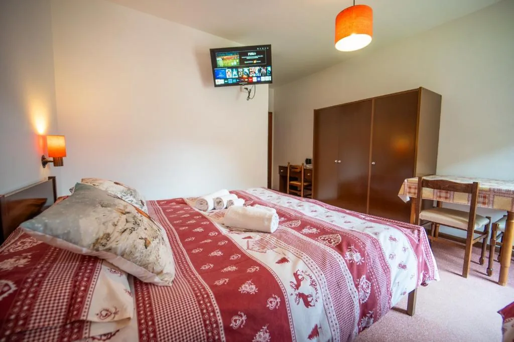 Triple Room with Mountain View — Cèsa Cherpei – Dog Friendly