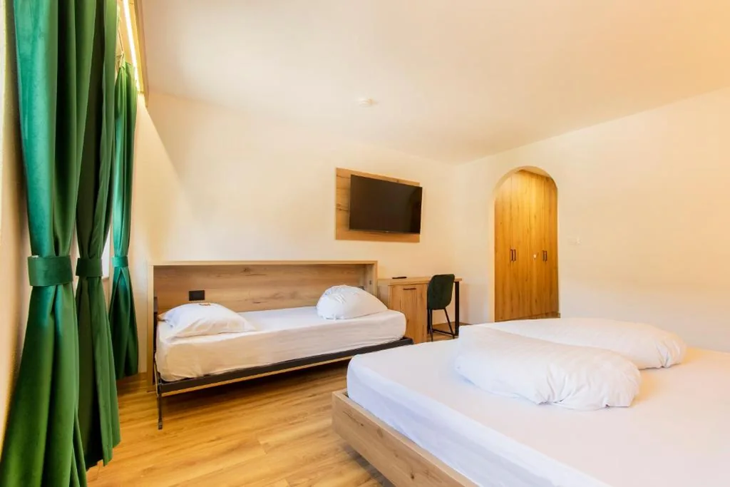 Deluxe Triple Room — Gasthof Goldenes Lamm