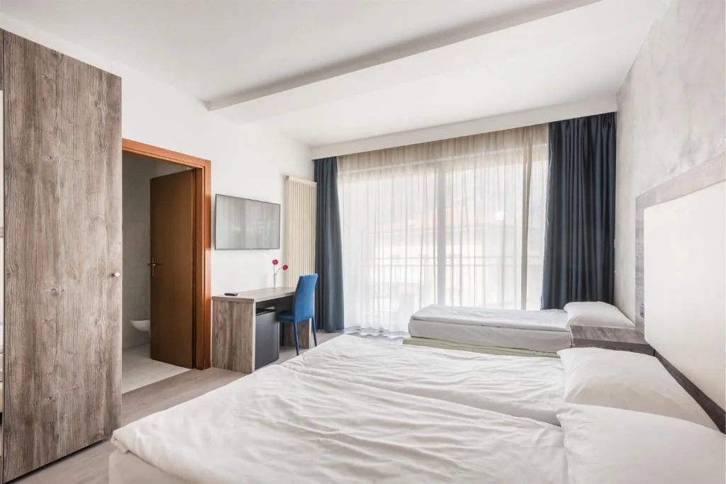 Camera Tripla Deluxe — Hotel De Nac