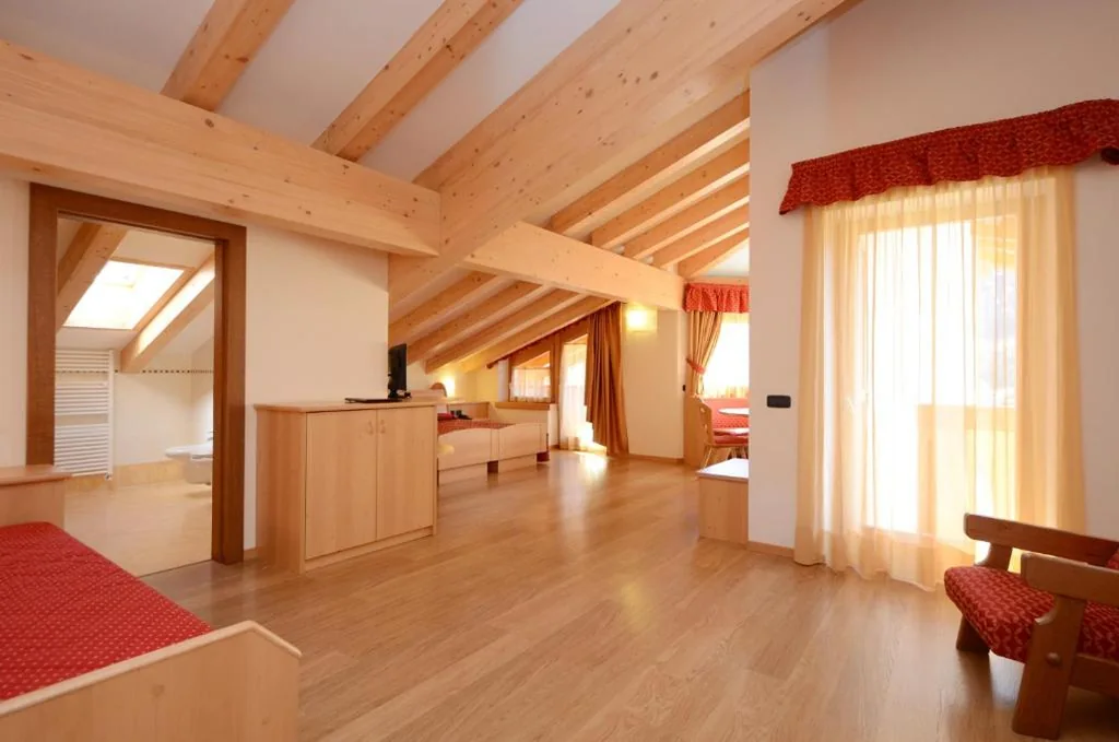 Camera Tripla Deluxe — Hotel La Soldanella