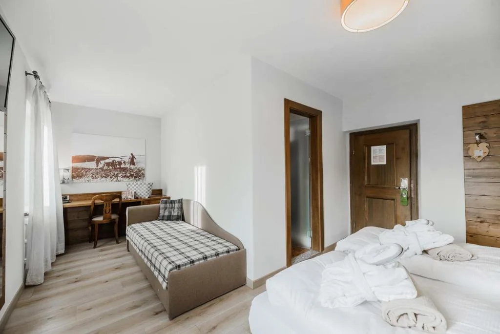 Camera Tripla Economy — Family Hotel Gran Baita