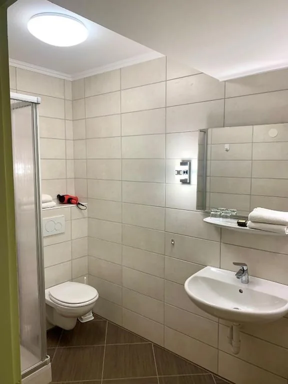 Triple Room — Hotel Goldenes Kreuz – since 1605