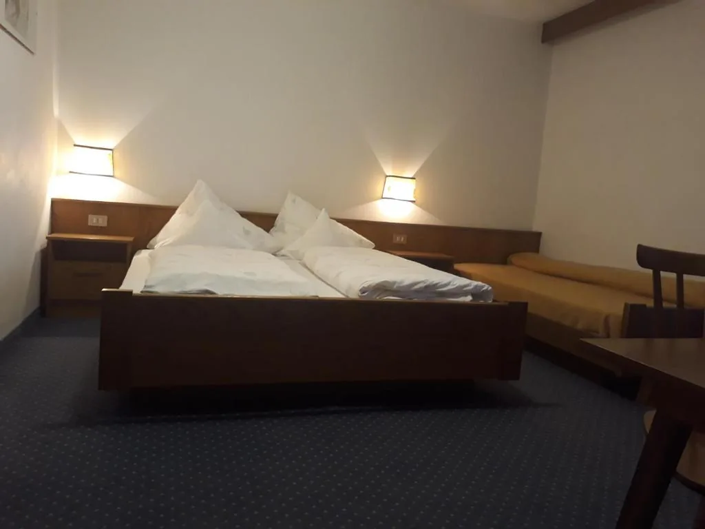 Camera Tripla — Hotel Pension Moarhof