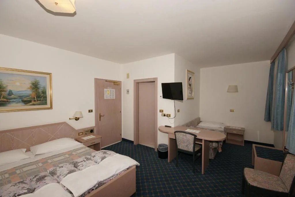 Triple Room — Hotel Villa Mozart