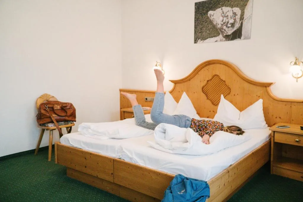 Camera Tripla — Hotel Wochtla Buam Aktivhotel am Kronplatz mit Sauna