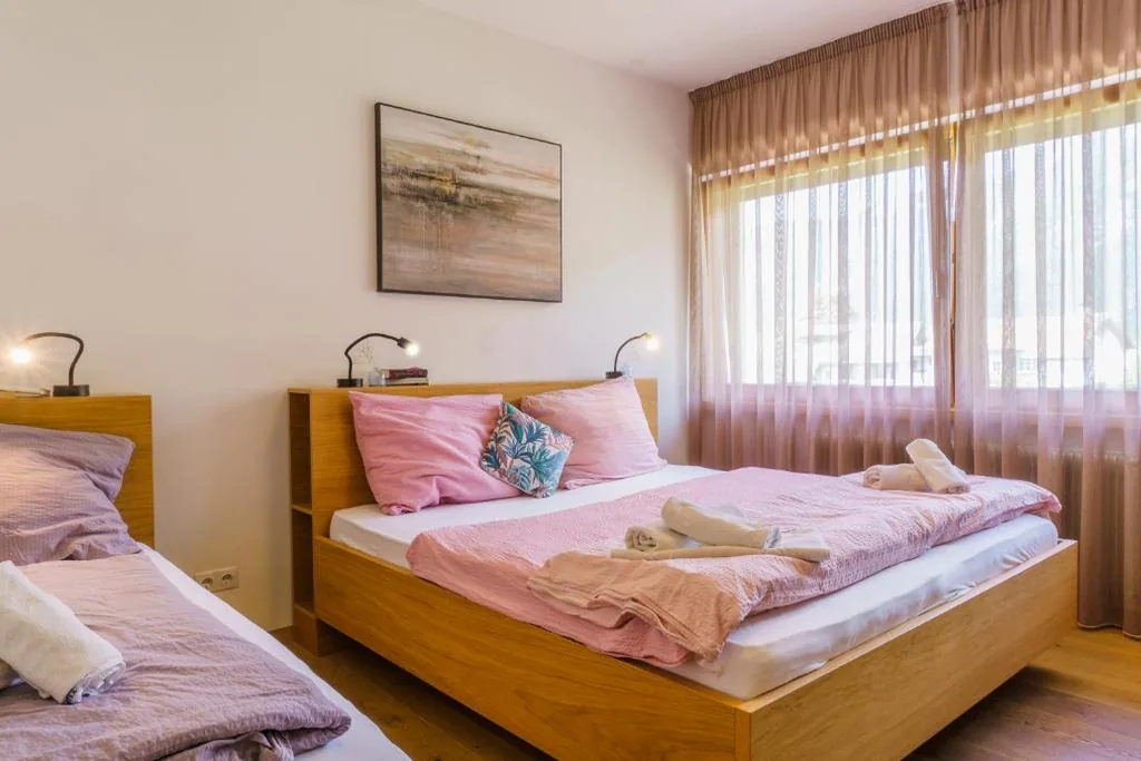 Triple Room — Julias Guesthouse