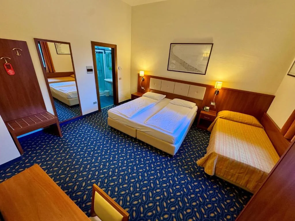 Triple Room — Lake Hotel Benaco
