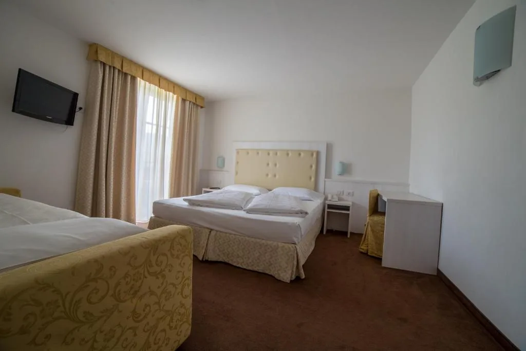 Camera Tripla Standard — Alpen Hotel Eghel Resort & SPA