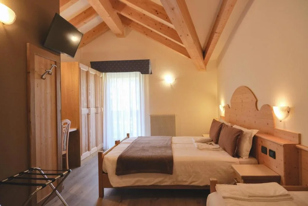 Standard Triple Room — Flos Hotel