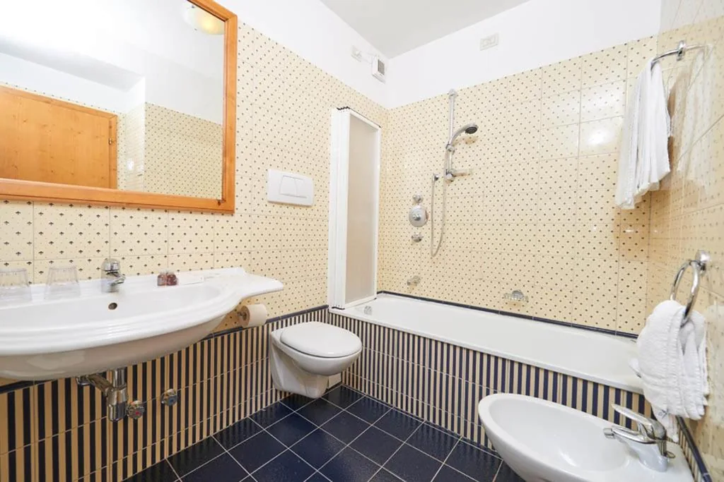Camera Tripla Standard — Hotel Bonapace ***S