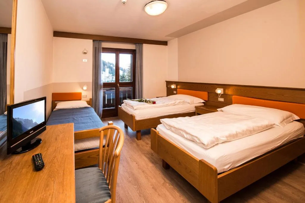 Camera Tripla Standard — Hotel Casa Alpina – Alpin Haus