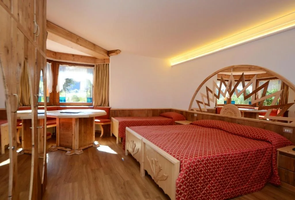 Camera Tripla Standard — Hotel La Soldanella