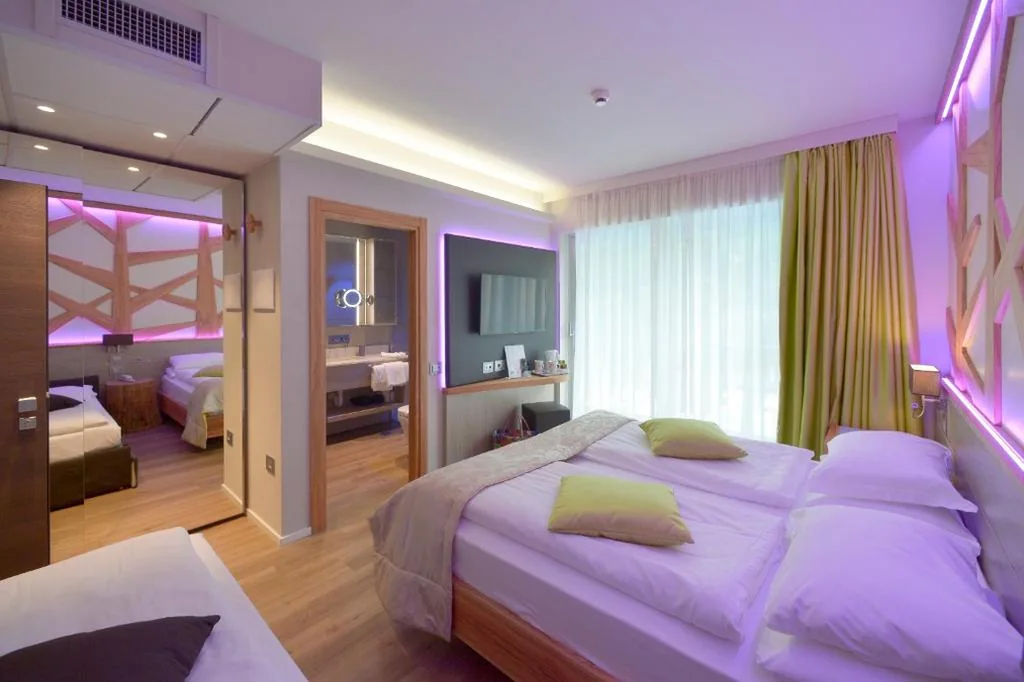 Camera Tripla Superior — AktivHotel SantaLucia