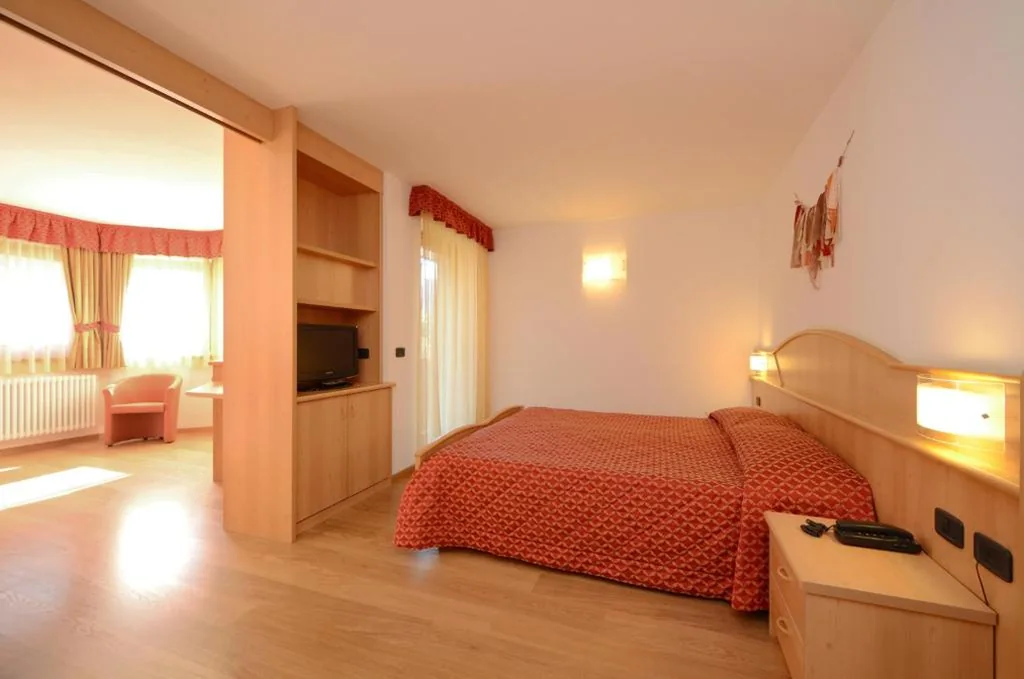 Camera Tripla Superior — Hotel La Soldanella