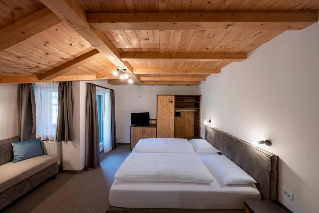 Superior Triple Room — Hotel Monte44