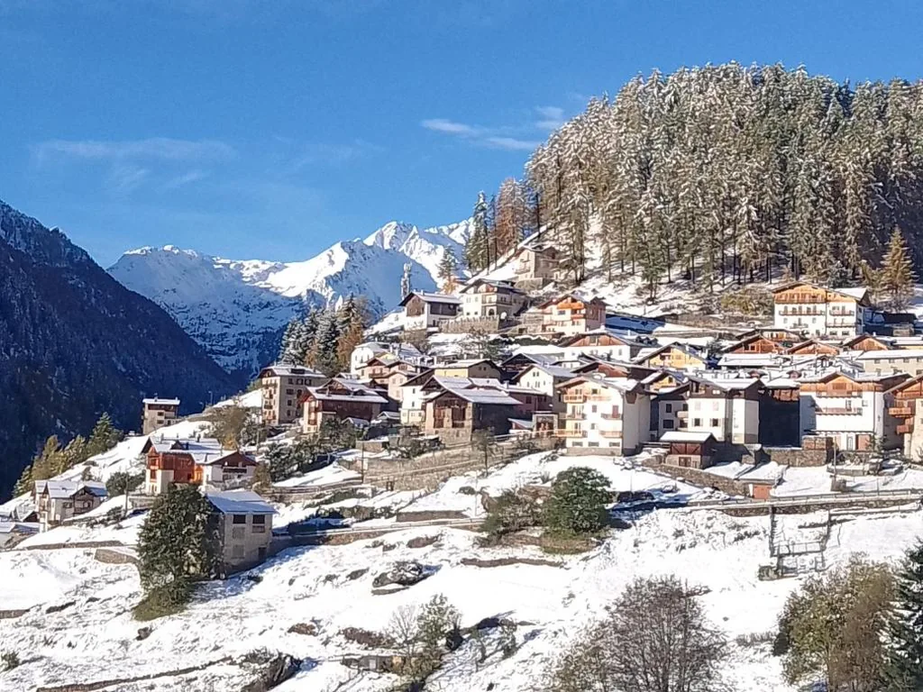 Casa con 2 Camere da Letto — Un balcone sulla Val di Pejo
