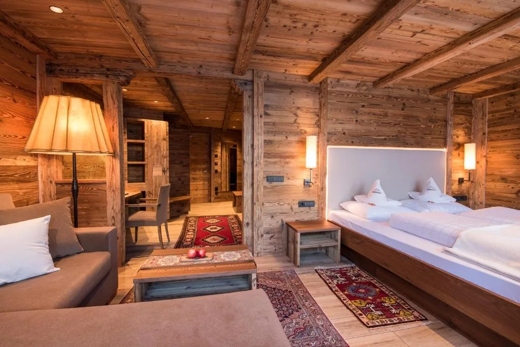 Charmehotel Uhrerhof – Deur
