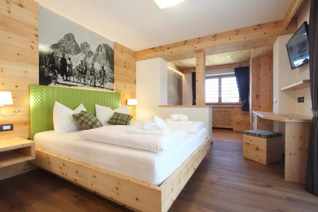 DOLOMITES B&B – Suites, Apartments and SPA