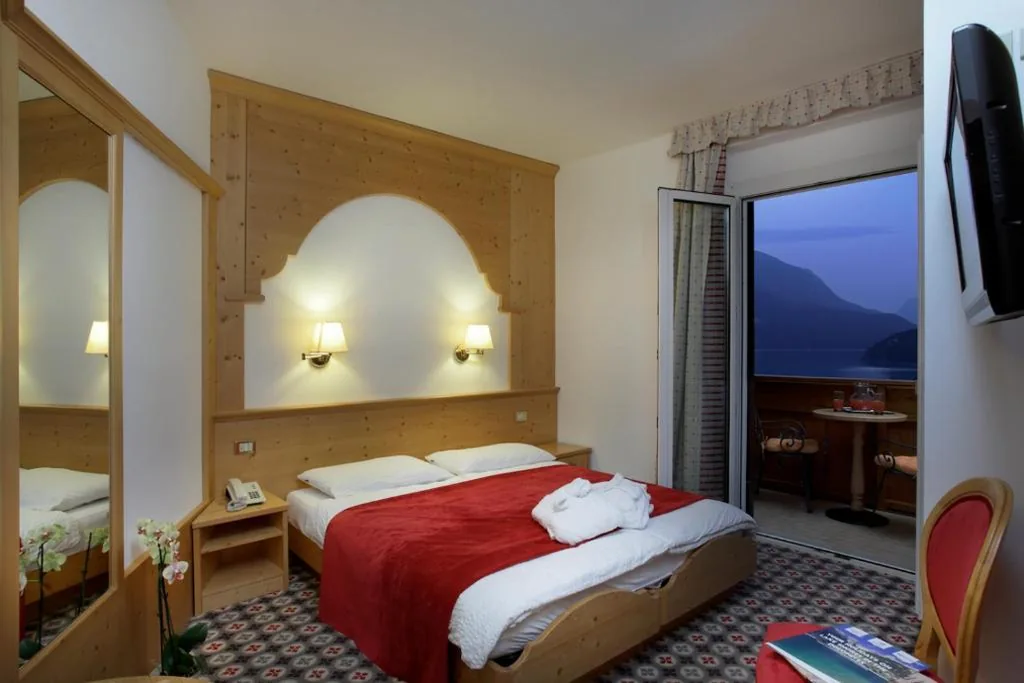 Double or Twin Room - Stella di Lago — Hotel Olympia