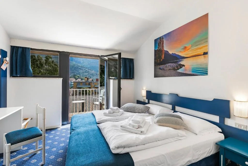 Double Room with Lake View 4 — Bike & Wind Hotel Villa Maria