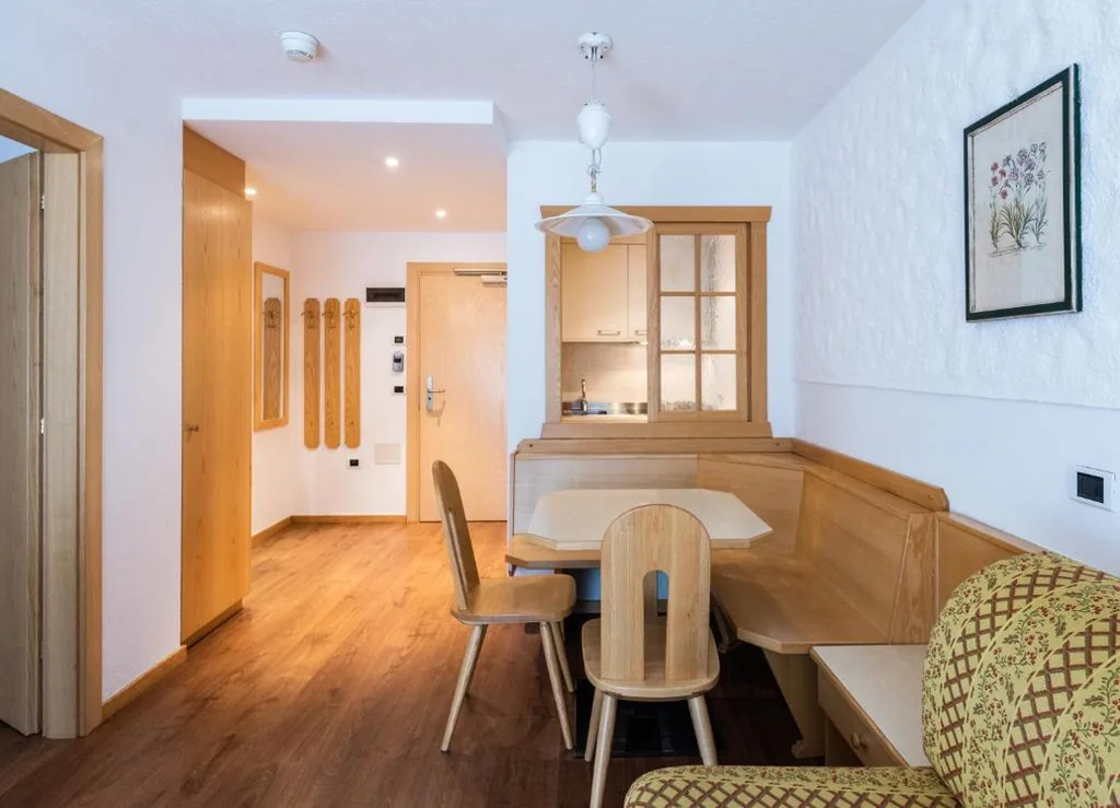 Economy One-Bedroom Apartment (4 People) — Residence Antares