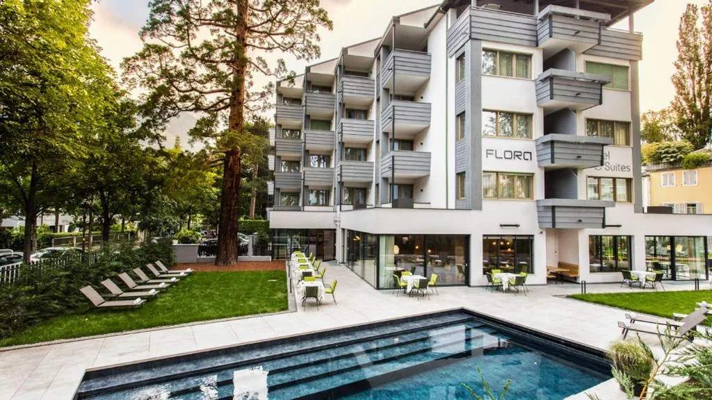 Flora Hotel & Suites