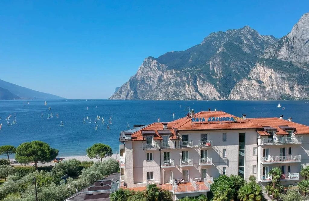 Hotel Baia Azzurra – Lake Front