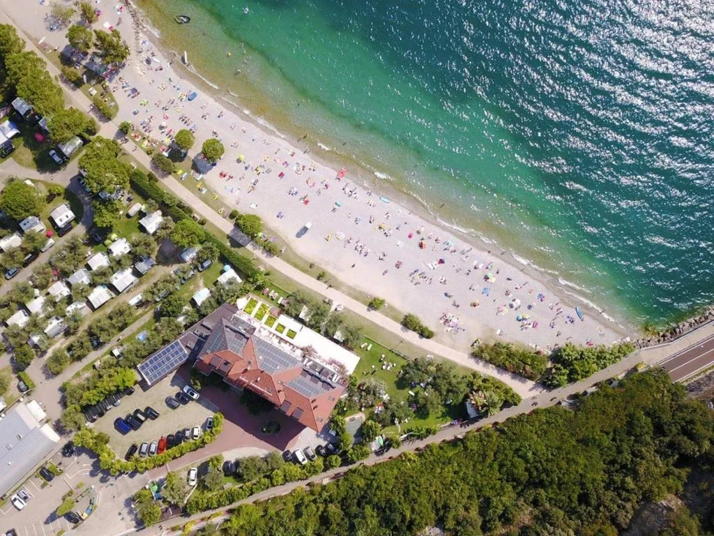 Hotel Baia Azzurra – Lake Front