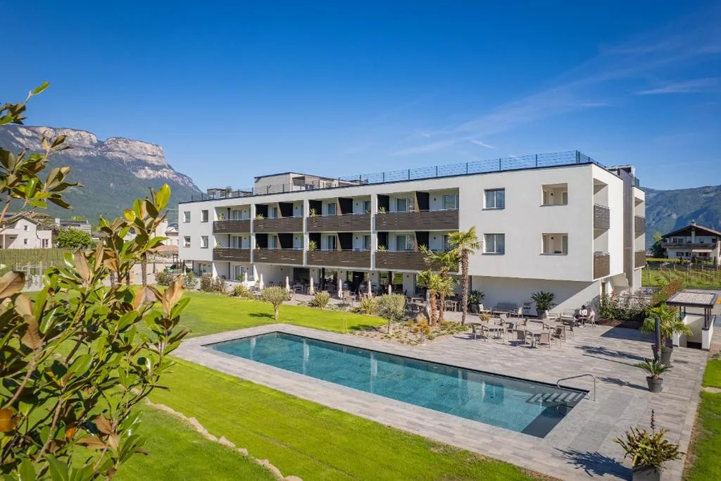 Hotel Cornelian Suites & Rooms