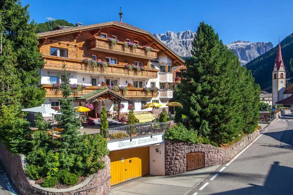Hotel Garni Concordia – Dolomites Home