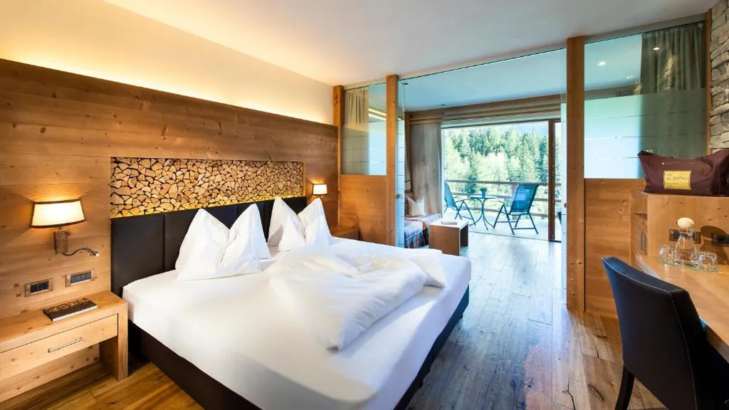 Junior Suite con Balcone — Hotel Albion Mountain Spa Resort Dolomites