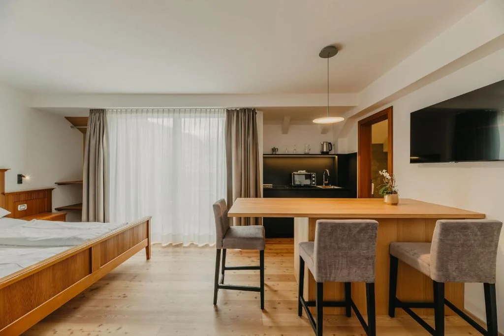 Junior Suite con Balcone — Hotel Garni Planaces