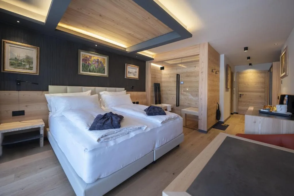 Junior Suite with Sauna — Locanda degli Artisti Art Hotel