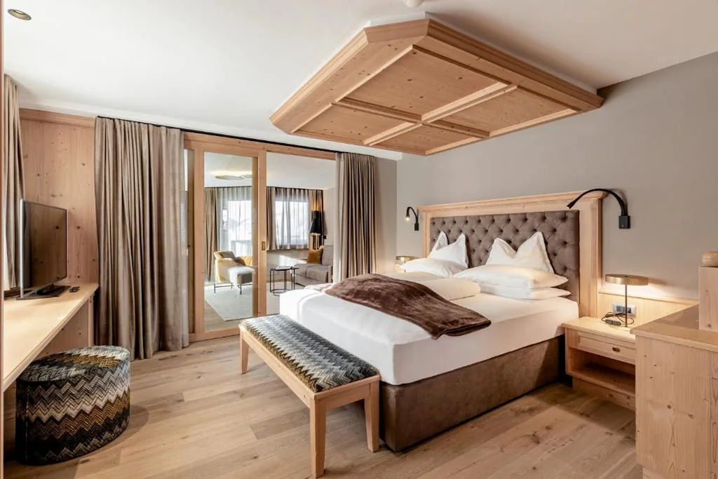 Deluxe Junior Suite with Balcony — Hotel Welponer