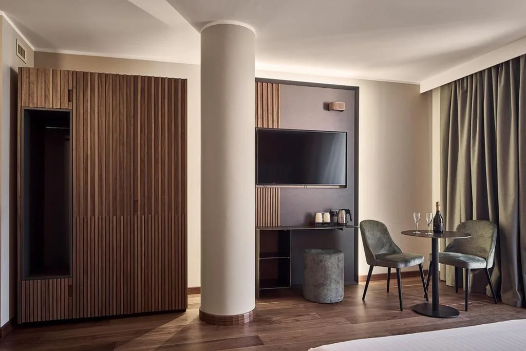Junior Suite — Hotel Kristal Palace – Tonelli Hotels – Adult Friendly