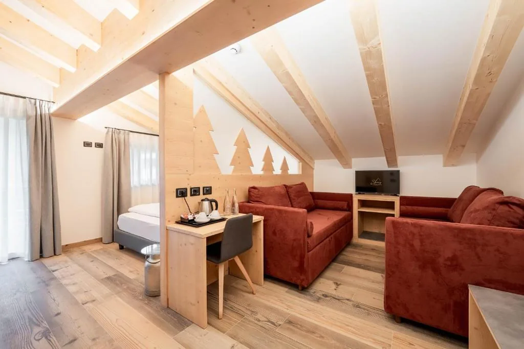 Junior Suite — Spires Hotel