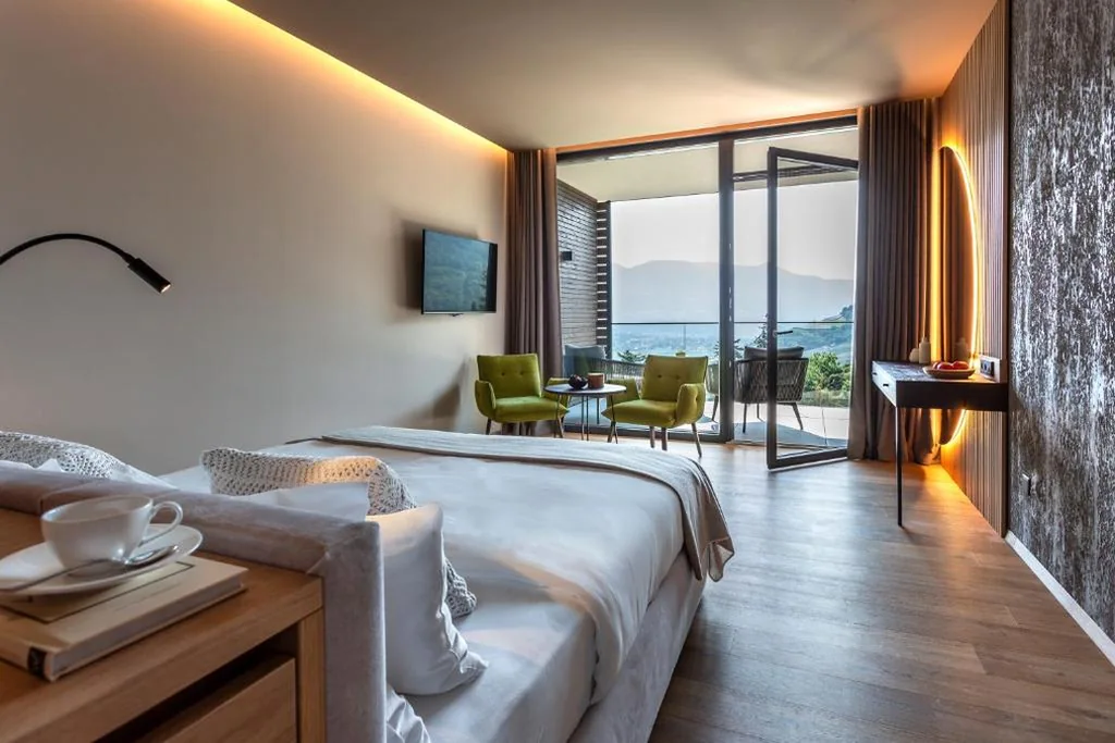 "Vinea" Junior Suite with Balcony — Avidea – Adults Only