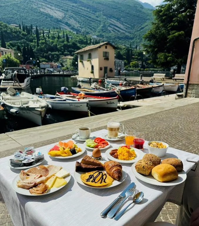Lake Hotel Benaco
