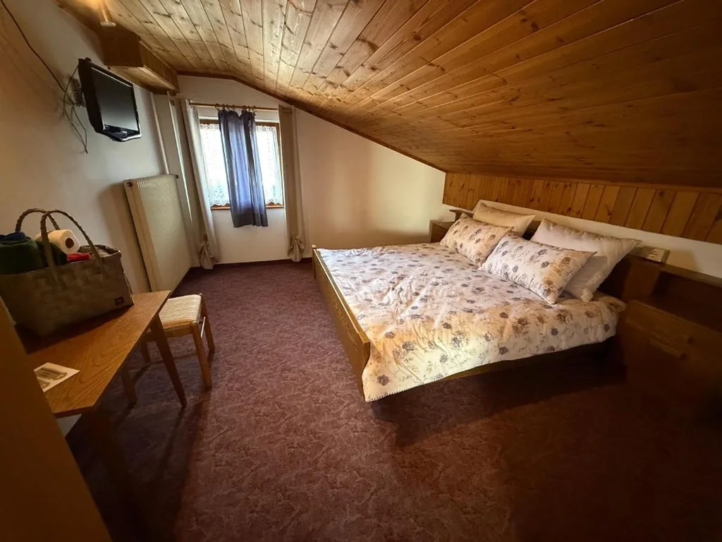 Laugen Albergo Ristorante Bar Pinsa Romana Area Sosta Camper