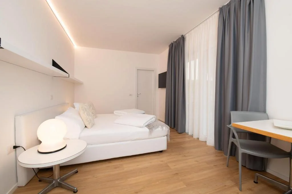 Classic Studio — Torbole Aparthotel