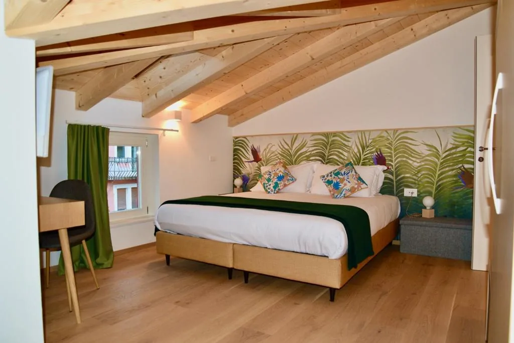 Nine Rooms Shared