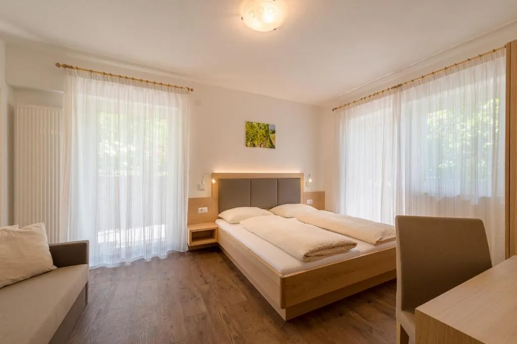 Pension Etschblick B&B