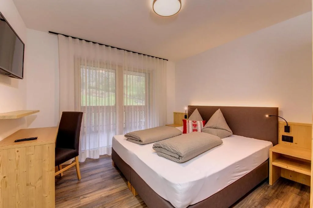 Small Double Room/Twin Room — Apparthotel Marteshof